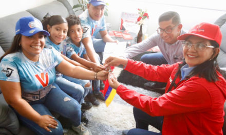 Gobierno Bolivariano entregó 20 apartamentos en Santiago Mariño