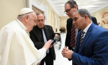 Papa Francisco envía mensaje a los católicos de Tierra Santa