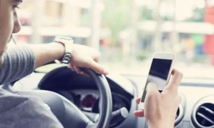 Al menos 85% de accidentes viales están relacionados con el uso del celular al conducir