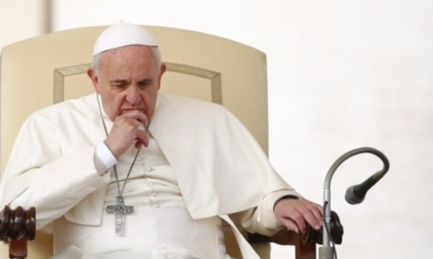 El Papa pidió el don de la paz en esta Semana Santa