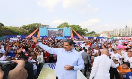 Movimientos Sociales postulan a presidente Maduro como su candidato al 28J