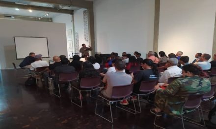 Trabajadores de la FMN reciben taller sobre museología