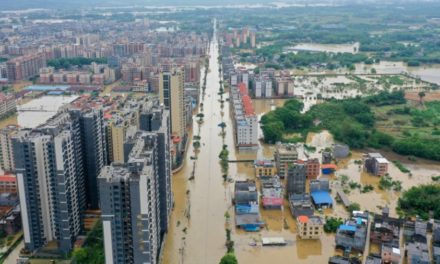 Fuertes lluvias causan inundaciones «únicas en un siglo» en el sur de China