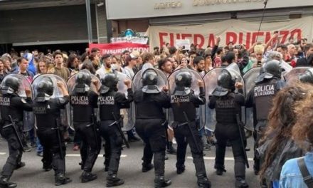 Ministra argentina amenaza reprimir marcha universitaria