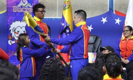 Venezuela despliega su bandera en los I Juegos Bolivarianos de la Juventud