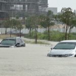 Carreteras y aeropuerto de Dubai inundados tras intensa tormenta
