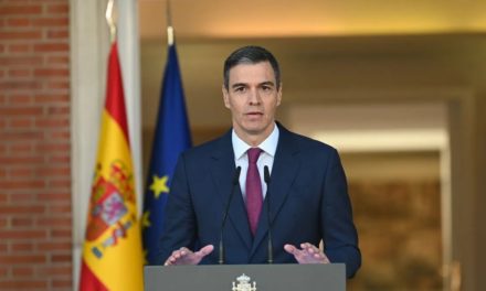 Sánchez decidió seguir al frente del Gobierno español