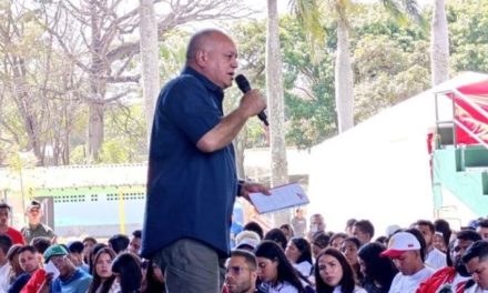 Diosdado Cabello insta a la juventud a mantenerse despierta ante el fascismo