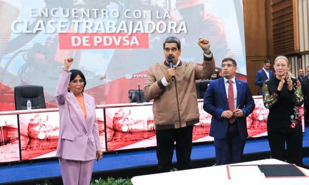 Venezuela firma acta de independencia petrolera