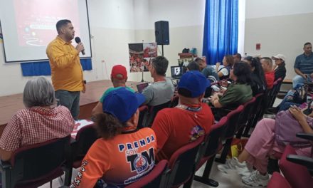 Lauicom realizó taller formativo de Comunicación Política en Aragua