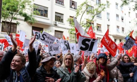 Más 12.000 manifestantes se reunieron en Madrid en apoyo al presidente del Gobierno de España