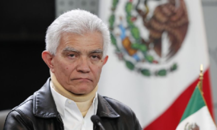 Fiscalía ecuatoriana desecha denuncia contra diplomático mexicano