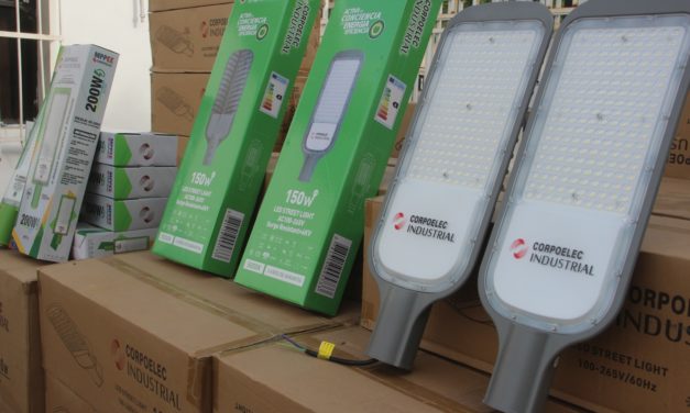 Entregada dotación de más de 2 mil luminarias en Girardot