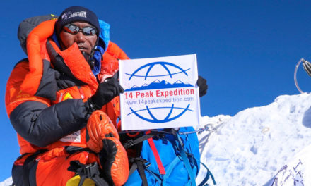 El «hombre del Everest» bate su propio récord con un nuevo ascenso