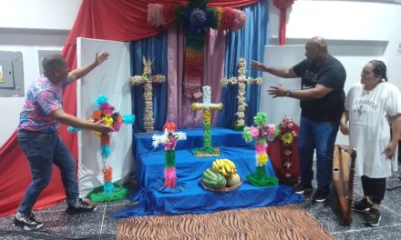 Cultores populares rindieron tributo a la Cruz de Mayo en la Casa de la Cultura de Maracay