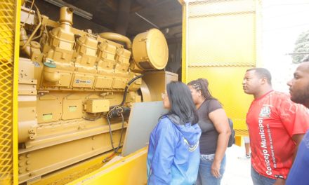 Gobierno Bolivariano entregó planta de 1.000 KVA en Ocumare de la Costa de Oro