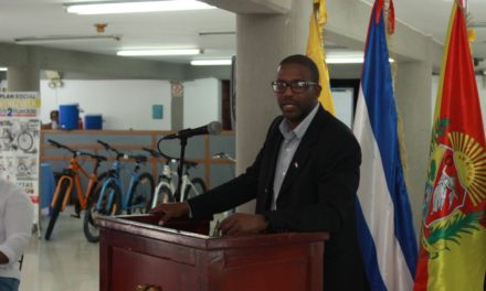 La UBA realizó Encuentro Empresarial Venezuela-Cuba