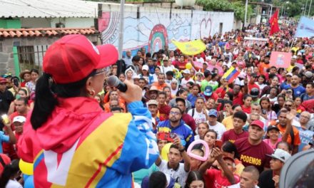 Pueblo de Lamas vistió las calles de rojo en apoyo a la candidatura de Maduro