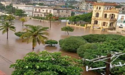 Fuertes lluvias causan inundaciones en La Habana