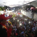 Revenga se vistió de rojo en respaldo a Nicolás Maduro