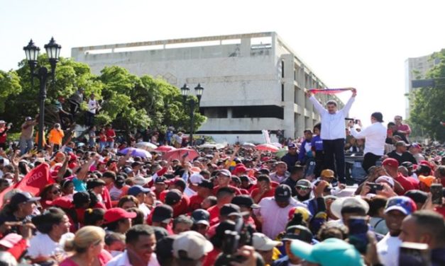 Pueblo del Zulia recibe visita sorpresa del mandatario nacional