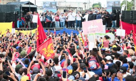 Pueblo de Monagas se desbordó para recibir al presidente Maduro