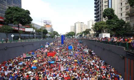 Con llenazo fuerzas revolucionarias de Caracas iniciaron campaña rumbo al 28-J