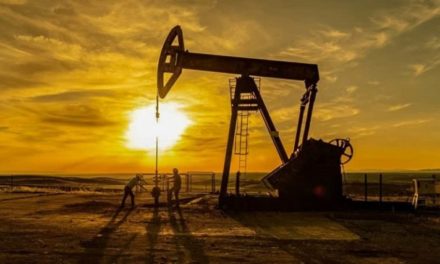 Arabia Saudita descubre yacimientos de petróleo y gas natural