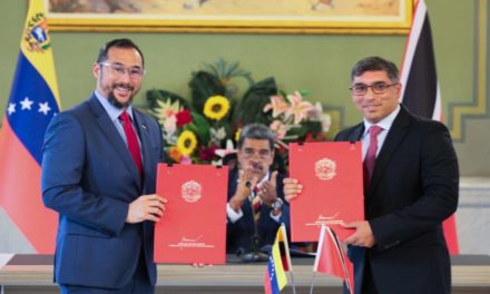 Autoridades de Venezuela y Trinidad y Tobago firman acuerdos energéticos