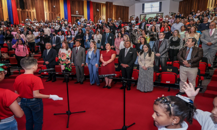 Programa TSJ va a la Escuela realiza foro por la convivencia de paz