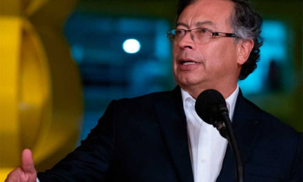 Presidente de Colombia propuso reducción de horas de jornada laboral