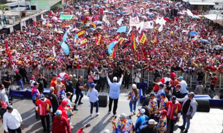 Pueblo de San Fernando demuestra apoyo al candidato Nicolás Maduro