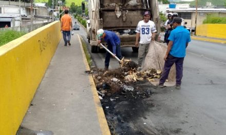 Limpiadas calles y avenidas del municipio MBI