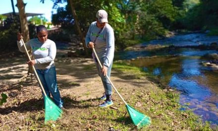 Efectuado saneamiento a las orillas del río Chuao