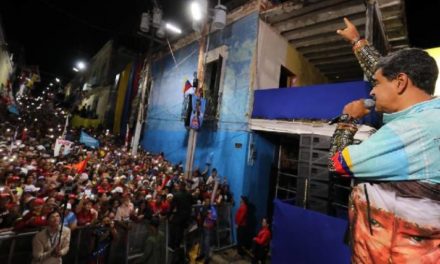 Nicolás Maduro repudia comentarios discriminatorios de la derecha fascista