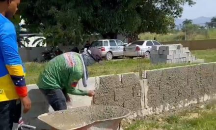 Continúan los trabajos en el campo de fútbol Bernabé Rojas en Cagua