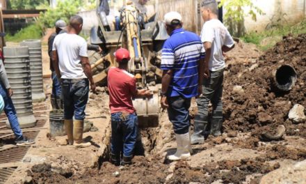 Sustituidos colectores de aguas servidas en sector La Hoya de Revenga