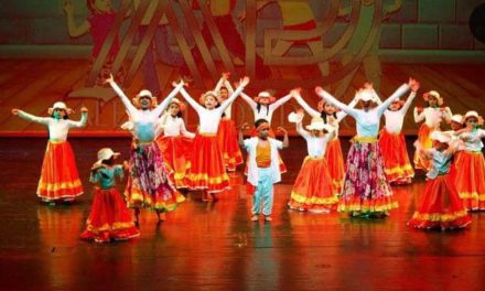 III Festival de Pre Danza se presentó en las tablas del TOM   