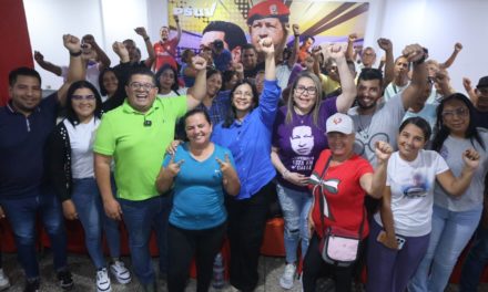 Mandataria regional realizó encuentro político en Ribas  