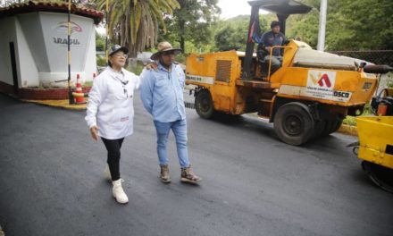 Vialidad del Parque Carlos Raúl Villanueva mejoró con colocación de 380 toneladas de asfalto