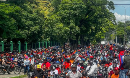 Caravana de 10.000 motorizados recorrió Caracas en apoyo a la paz y al presidente Maduro