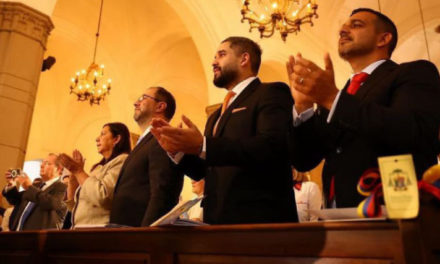 Autoridades venezolanas acompañan toma de posesión de nuevo Arzobispo de Caracas