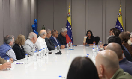 Vicepresidenta Rodríguez evaluó niveles de producción y distribución de los combos proteicos