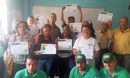 Realizada entrega de reconocimientos a productores en Las Tejerías