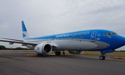 Aerolíneas Argentinas denunciará a gremios de pilotos y tripulantes