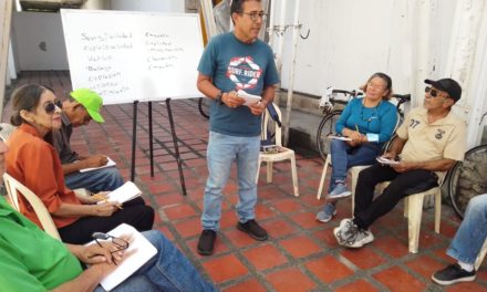 Taller Las Formas de la Creación cautivó a abuelos maracayeros