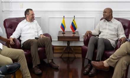 Cancilleres de Venezuela y Colombia revisan agenda bilateral