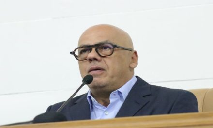 Parlamento venezolano insta a evaluar ruptura de relaciones con España