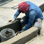 Vecinos de Arturo Michelena agradecen instalación de puente peatonal