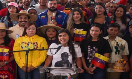 Ministra Grecia Colmenares: Jóvenes venezolanos defienden la patria soberana